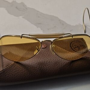 Ray-Ban Gold Aviator Sunglasses